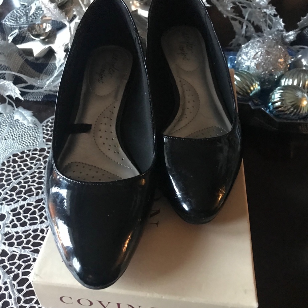 7 1/2 Covington patent leather wedge shoe - Picture 2 of 4